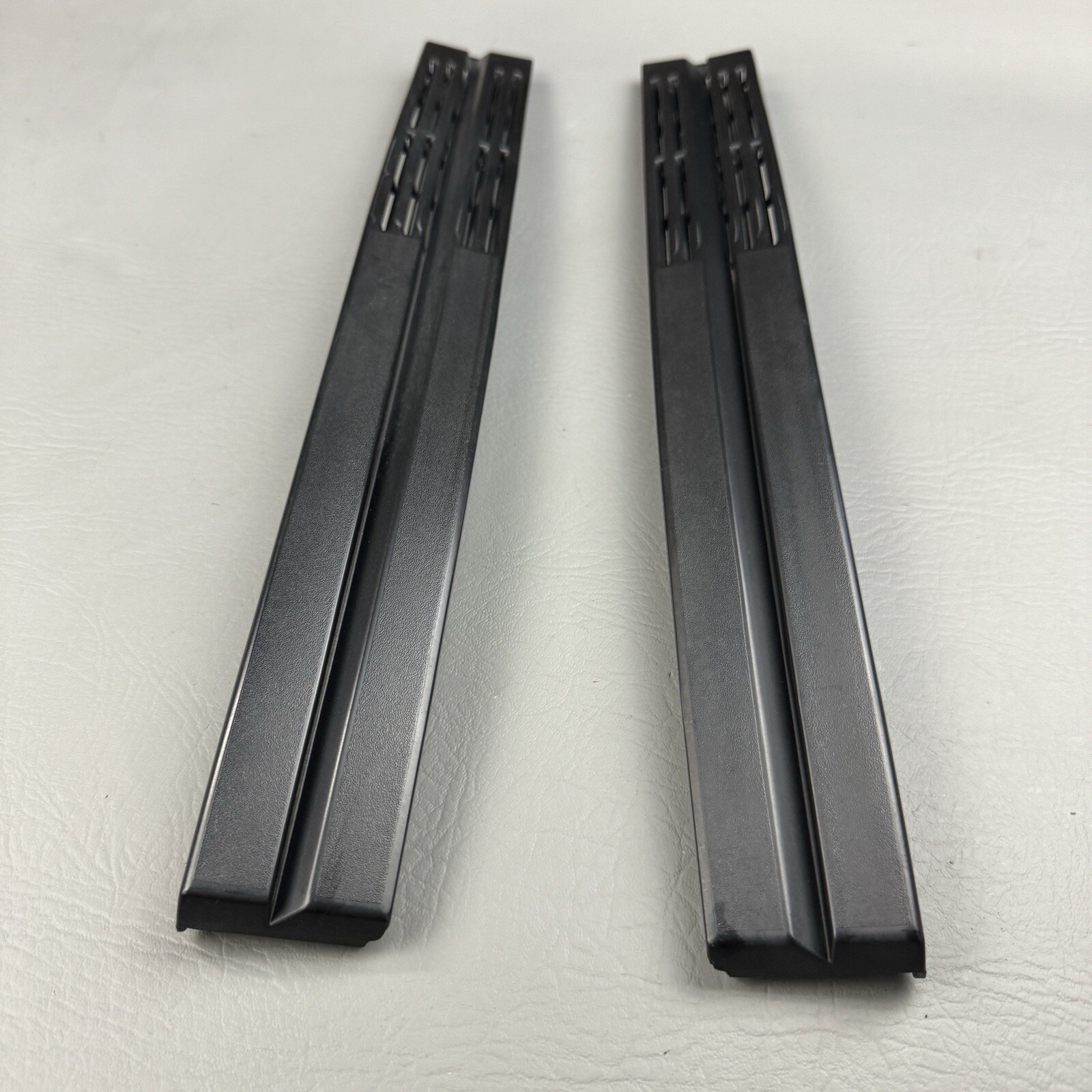 Toyota Pickup Truck Standard CAB Quarter Vent Louver B Pillar Trim 