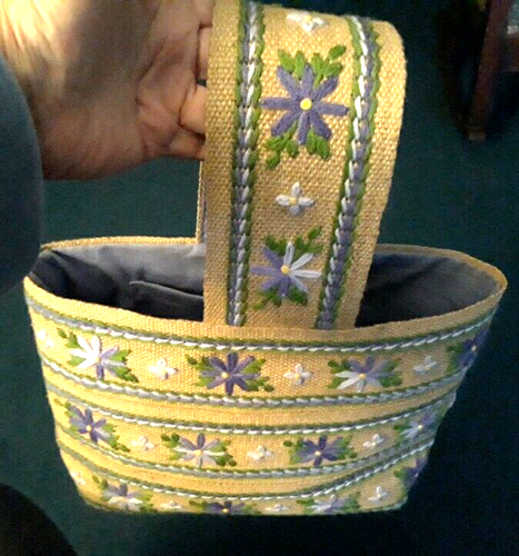 Vintage BEACH BAG TOTE PURSE SPRINGTIME Burlap + Embroidered flowers FULLY LINED