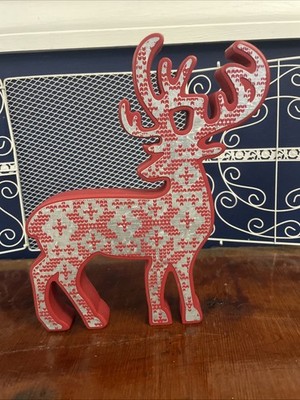 Maker s Holiday Table Décor Reindeer