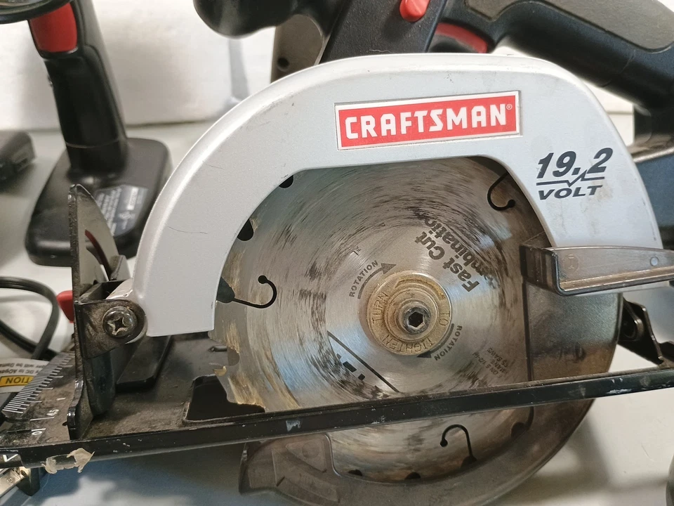 Craftsman 19.2 Tools Drill Fluorescent & Work Light Trim Saw 2 Batteries Charger - Image 2 of 4