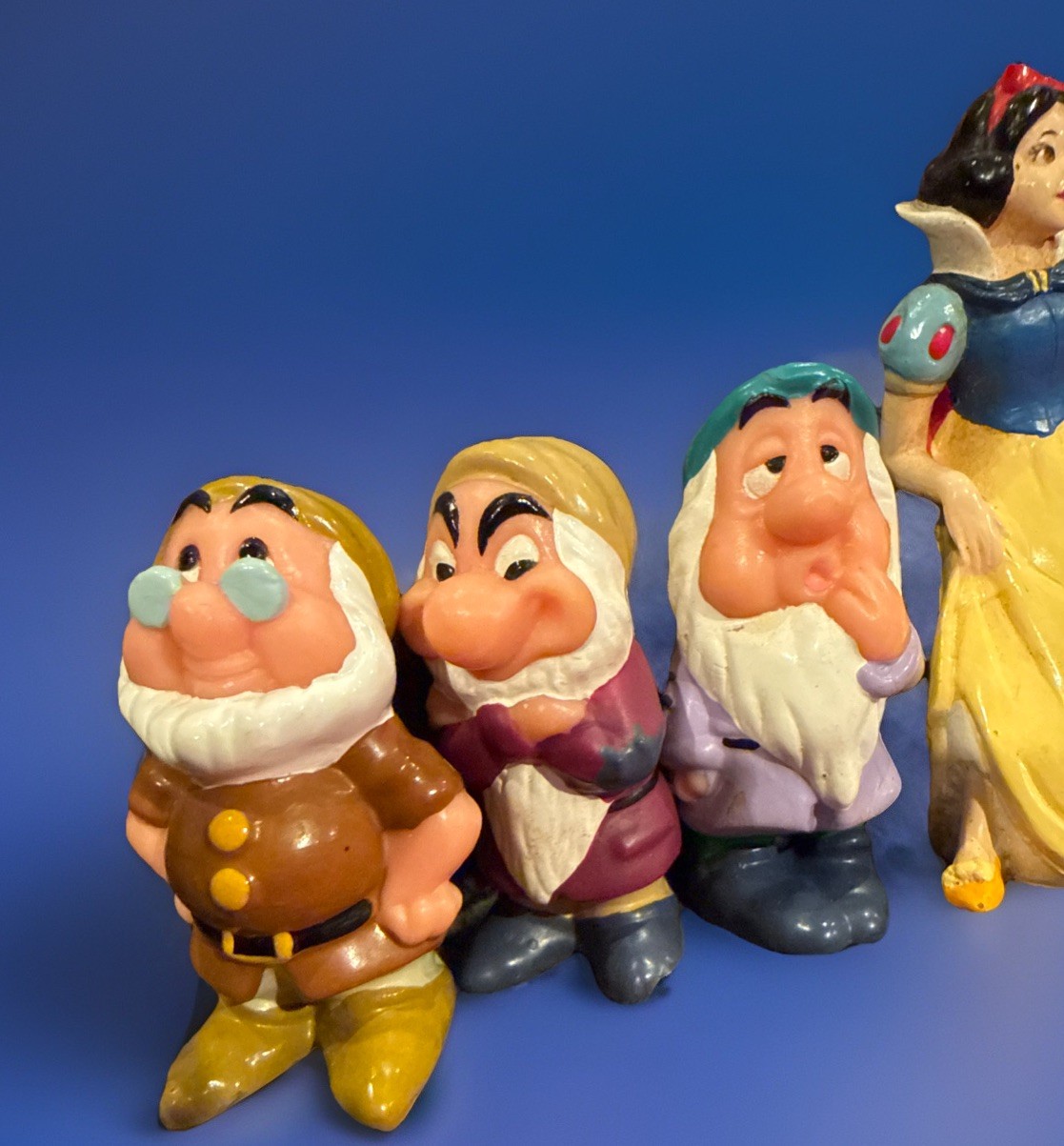 Disney Plus Simble Vintage Disney Snow White and the Seven Dwarfs 2