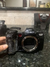 Minolta 7000i Film Camera FOR PARTS MISSING BATERRY LATCH 