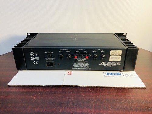 Alesis RA-100 100 W/4-Ohm 75 W/8 Ohm Amplificatore di riferimento PA montato su rack amplificatore - Foto 9 di 13