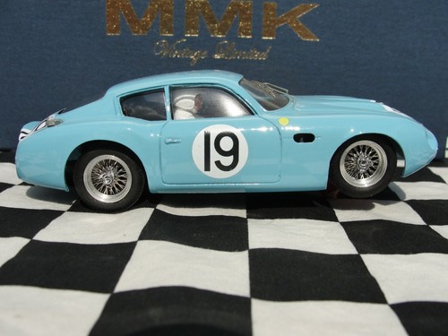 MMK RESIN ASTON MARTIN BLUE #19 1:32 SLOT BRAND NEW IN BOX - Picture 2 of 5