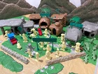 MARX 1961 The Flintstones Play Set No 4672 Near Complete Vintage Original!