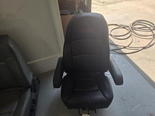 1993 Peterbilt 379 Front Driver Seat Air Ride Black Vinyl Manual Seat