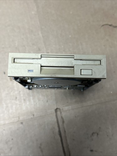 Teac FD-235HF 3.5'' 1.44MB Floppy Drive 193077A2-91 A291 -U5 - 第 1/8 張圖片