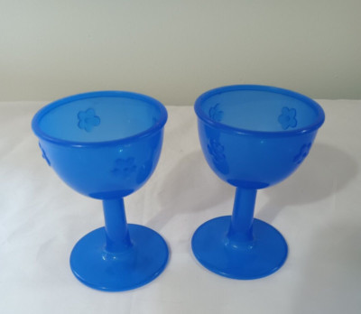 2 Vintage Mattel Blue Plastic Goblets 4 inches Tall 2002