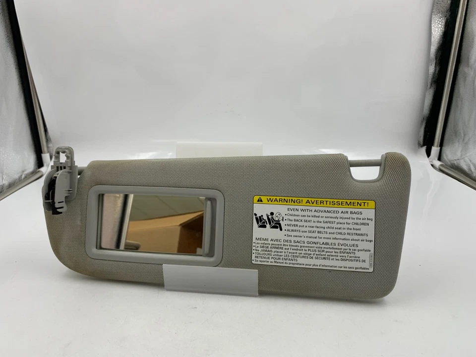 Parasol gris iluminado para conductor Audi A6 2013-2017 OEM E02B21054 Foto 4 de 4