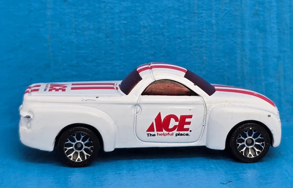 Matchbox Chevrolet SSR Blanco Rojo Rayas TMGM 2001 Mattel China 03 Foto 2 de 4