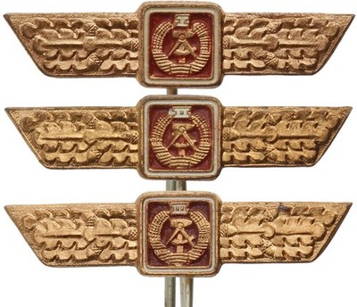 DDR B.0733-735c Class. Land and Naval Forces Badge Miniatures