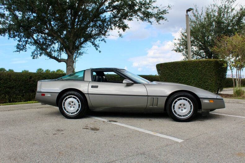 1986 Grey Chevrolet Corvette   | C4 Corvette Photo 2
