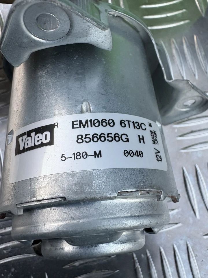 moteur ventilateur de refroidissement Renault clio 2 - Kangoo - Valeo  698302 - Photo 4/4