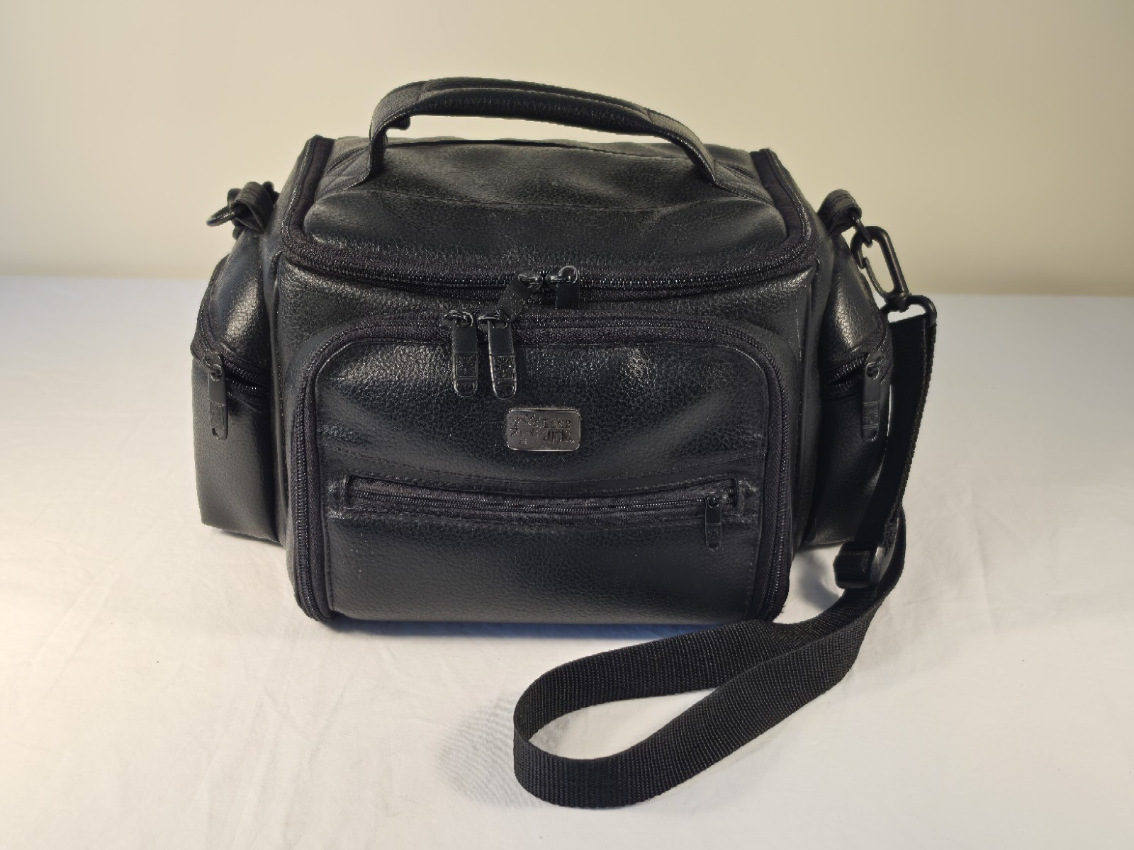 Case Logic Black Leather Camera Bag Medium Size Camera Shoul