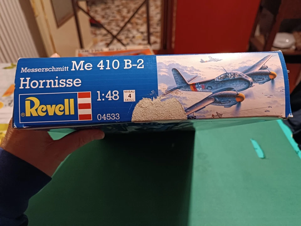 Me 410 B-2 Hornisse - 1/48 - REVELL - Completo ancora nel blister originale - Immagine 4 di 4