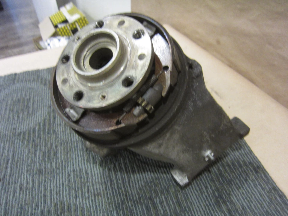 Ferrari 456 GT/GTA - Soporte de buje trasero derecho con rodamiento - P/N 154667 Foto 4 de 4