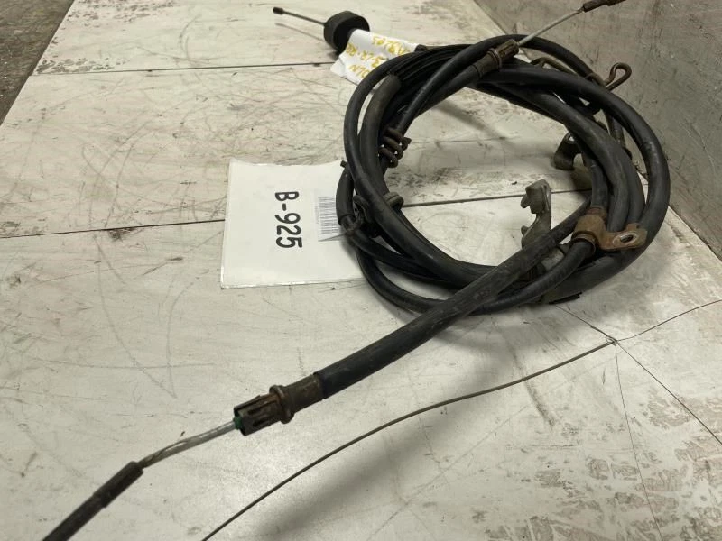 Lincoln MKS 2013 cable de freno de estacionamiento de emergencia para pasajero trasero derecho OEM Foto 2 de 4
