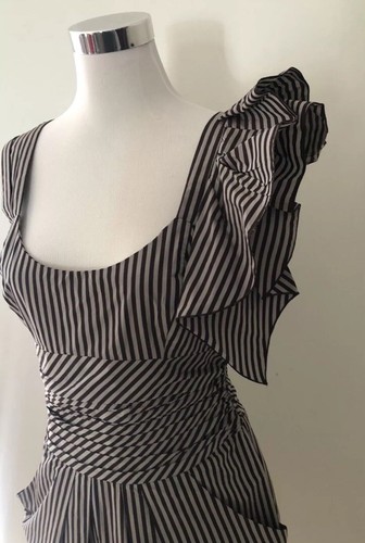 Ladies CUE Ruffle Sleeve Striped Cocktail Dress. Size 8. NWT - Picture 4 of 8