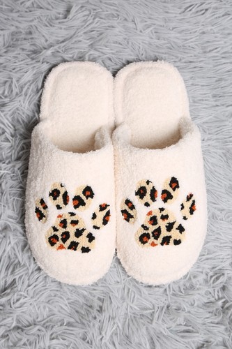 ComfyLuxe Patterned Embroidered Slippers - Picture 2 of 10