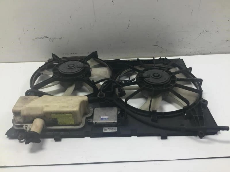 Toyota Sienna 2007 2010 radiador 2 ventiladores de fábrica Foto 3 de 4