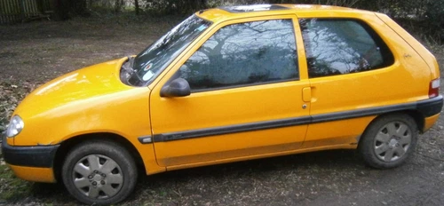 CITREON SAXO FORTE: 3 DOOR HATCHBACK. YEAR: 2000. SPARES OR REPAIR. (Running) - Picture 3 of 4