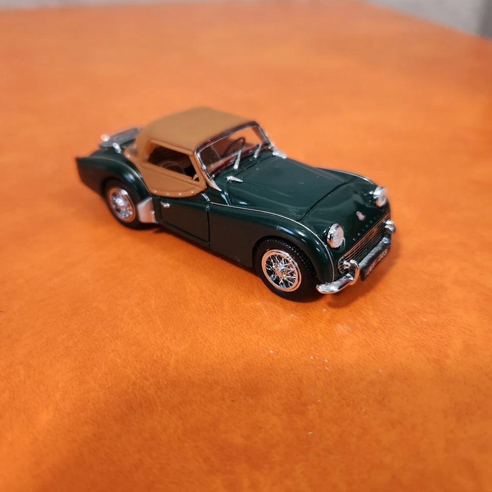 Matchbox Collectibles 1959 Triumph TR3A New IN OPEN BOX - Image 2 of 4
