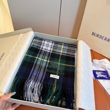 Burberry cashmere scarf, size: 30 180cm, comes with a box.