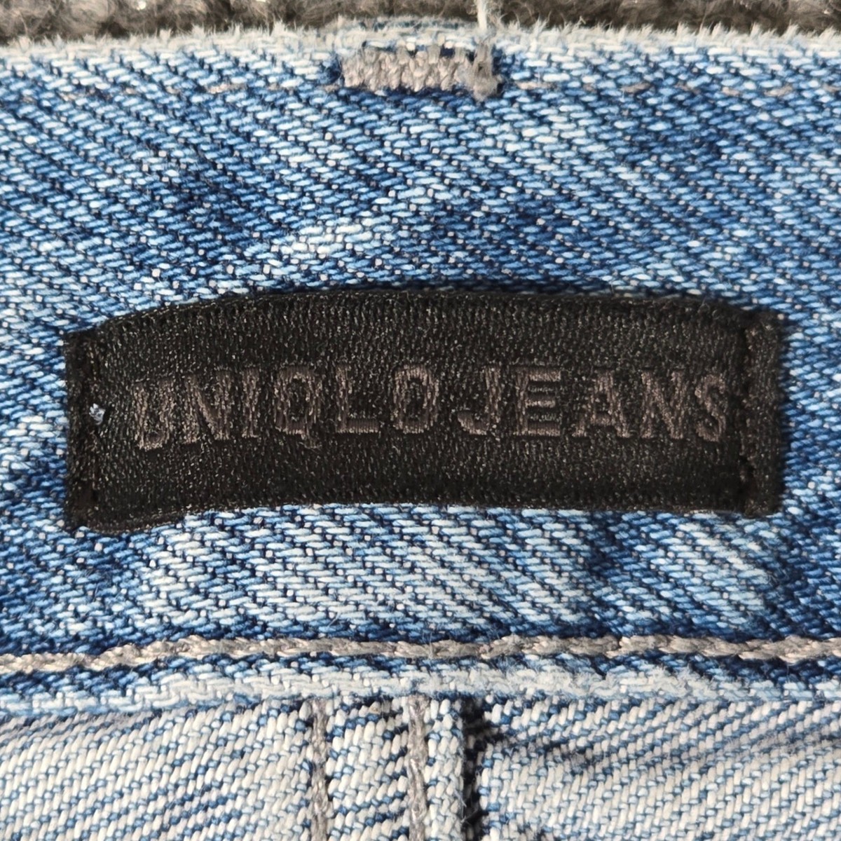 UNIQLO Jeans Mens 36x31 Light Wash Relaxed Fit Denim Pants View 6