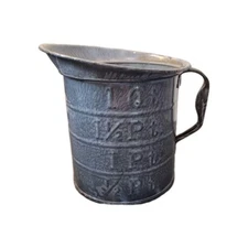 1 Quart Gray Graniteware Pouring Spout Measuring Cup Pitcher.