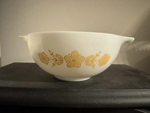 Vintage Pyrex Butterfly Gold #443 2-1/2 Qt Cinderella Mixing Nesting Bowl