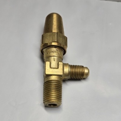 SUPERIOR REFRIGERANT VALVE  600A-4B 1/4 NPT 1/4 SAE Flare