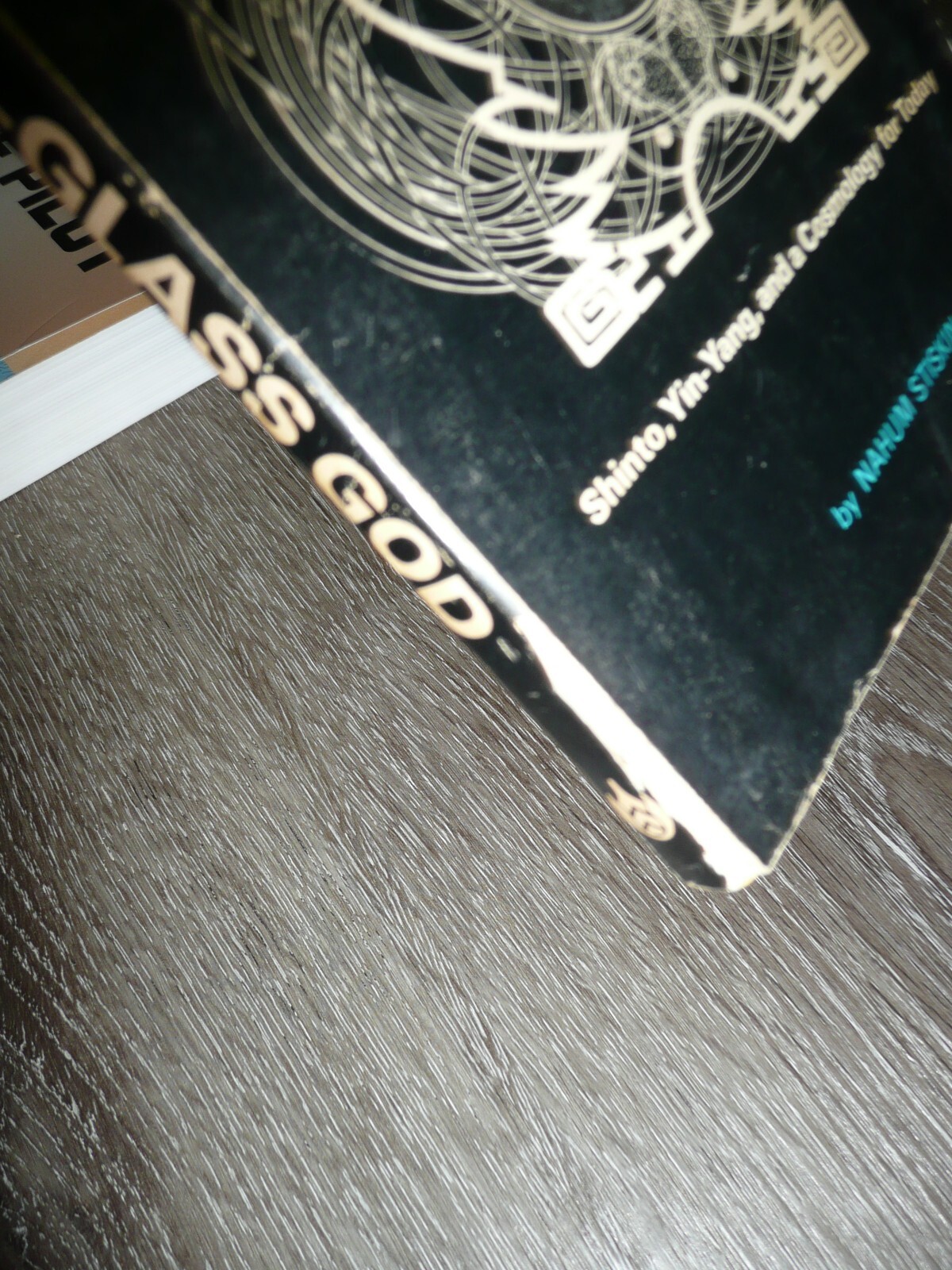 The looking-glass God: Shinto, Yin-yang, and a cosmology for today Vintage 1972