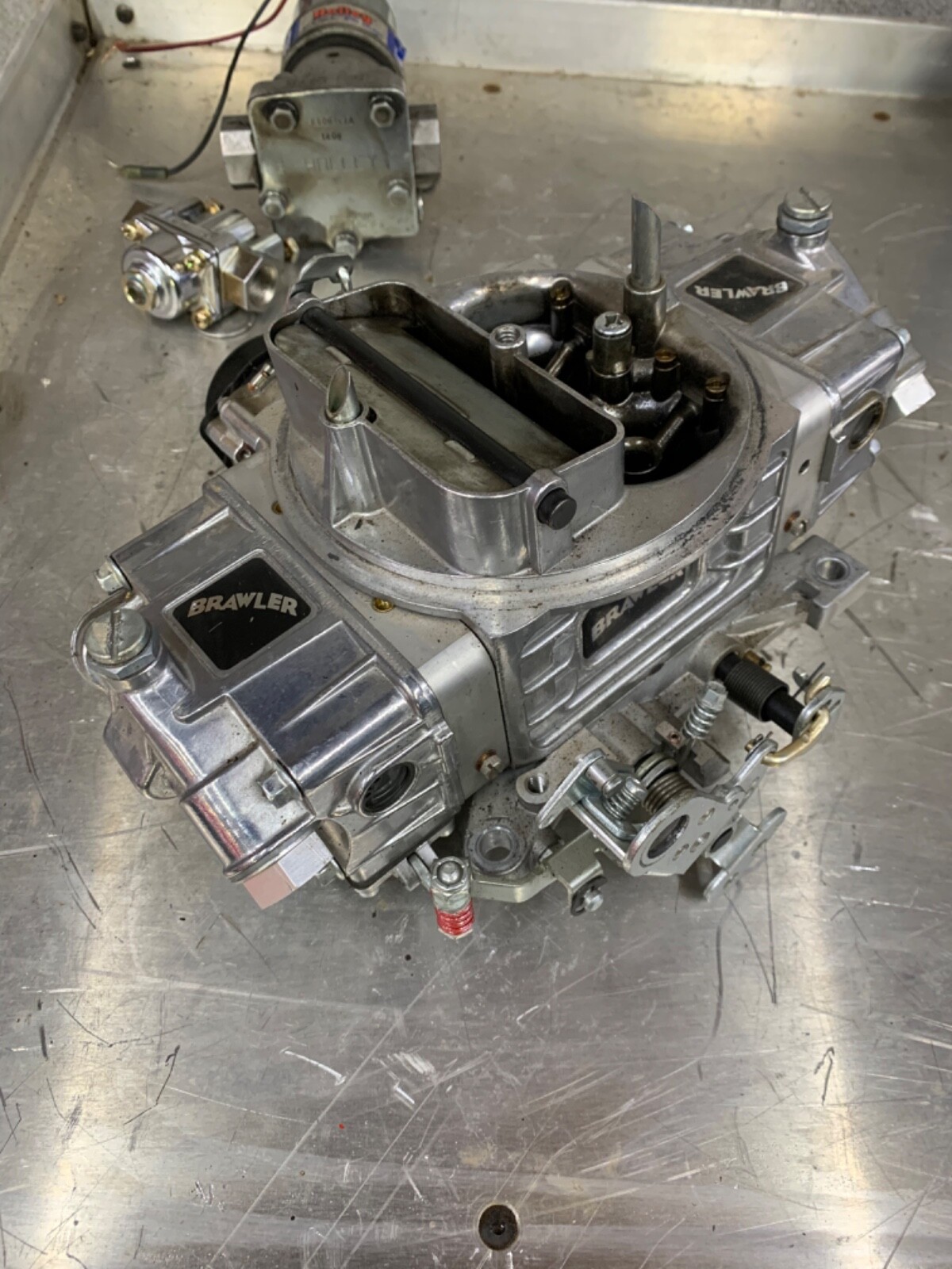 Holley Brawler Carburetor 650 CFM/ Holley fuel pump and regulator