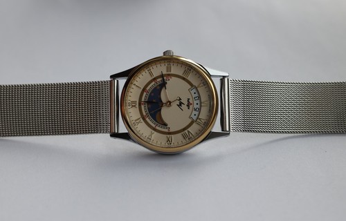 Quartz watch LUCH with Real Moon Phases Calendar, Moonphase watch USSR - Picture 4 of 11
