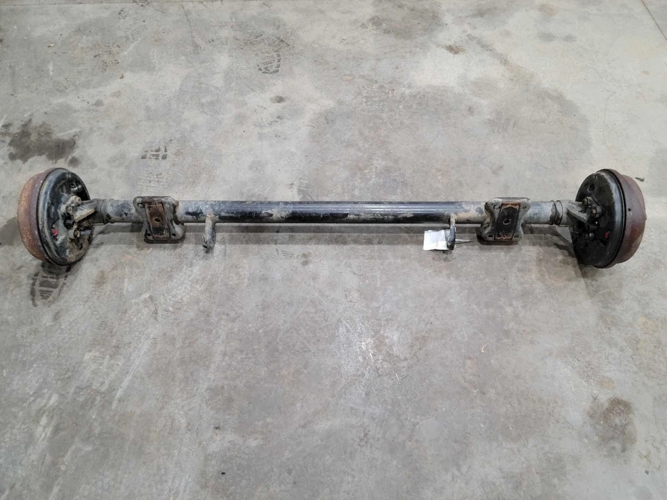 Conjunto de eje de haz trasero con bujes Ford Transit Connect 10-13 OEM 9T1Z4B435A Foto 2 de 4