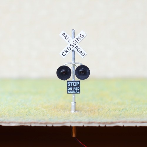 1 x HO scale railroad grade crossing signals common+ LED made 4 target face #S2C - Picture 2 of 4