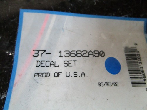 *NEW OEM* 0810 Mercury Quicksilver Decal Set 37-13682A90 - Picture 3 of 4