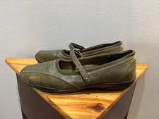Easy Spirit Olive Green Mary Jane Women Shoe Size 6.5