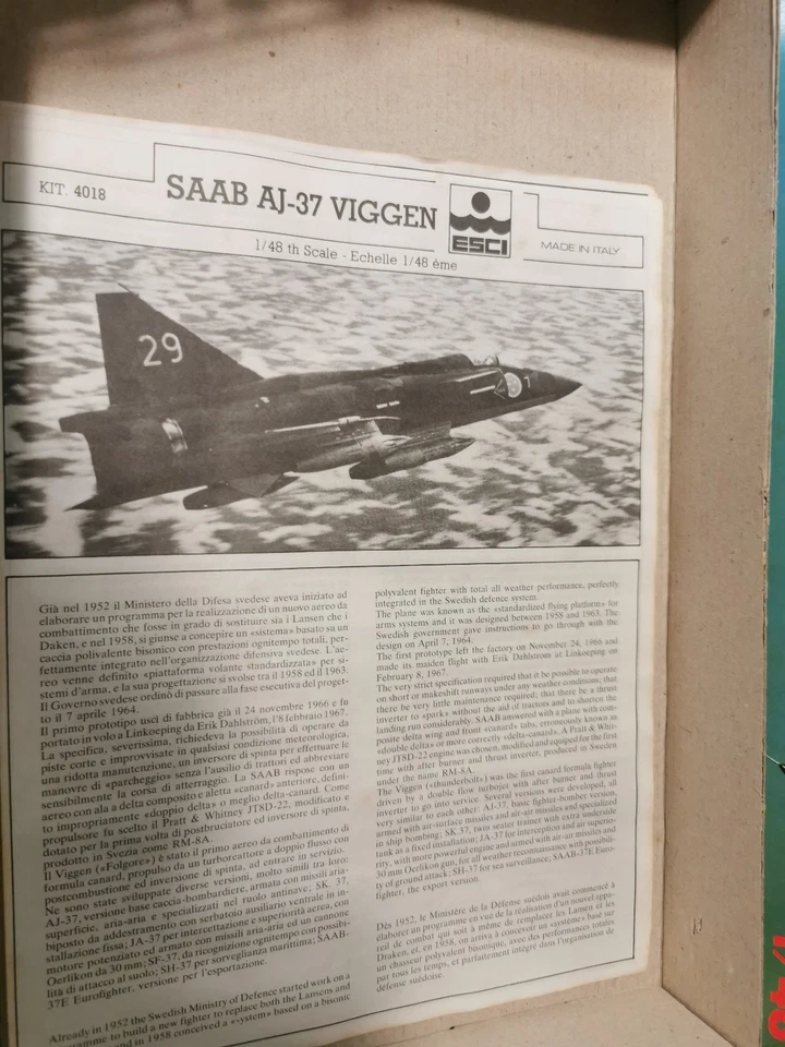 esci SAAB AJ-37 Viggen ESCI No. 4018 1:48 AJ 37: Fighter bomber - Immagine 4 di 4
