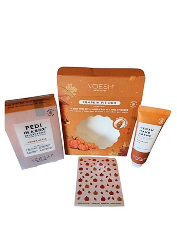 New in box VOESH pumpkin pie duo 4step pedi kit, hand cream, & nail stickers