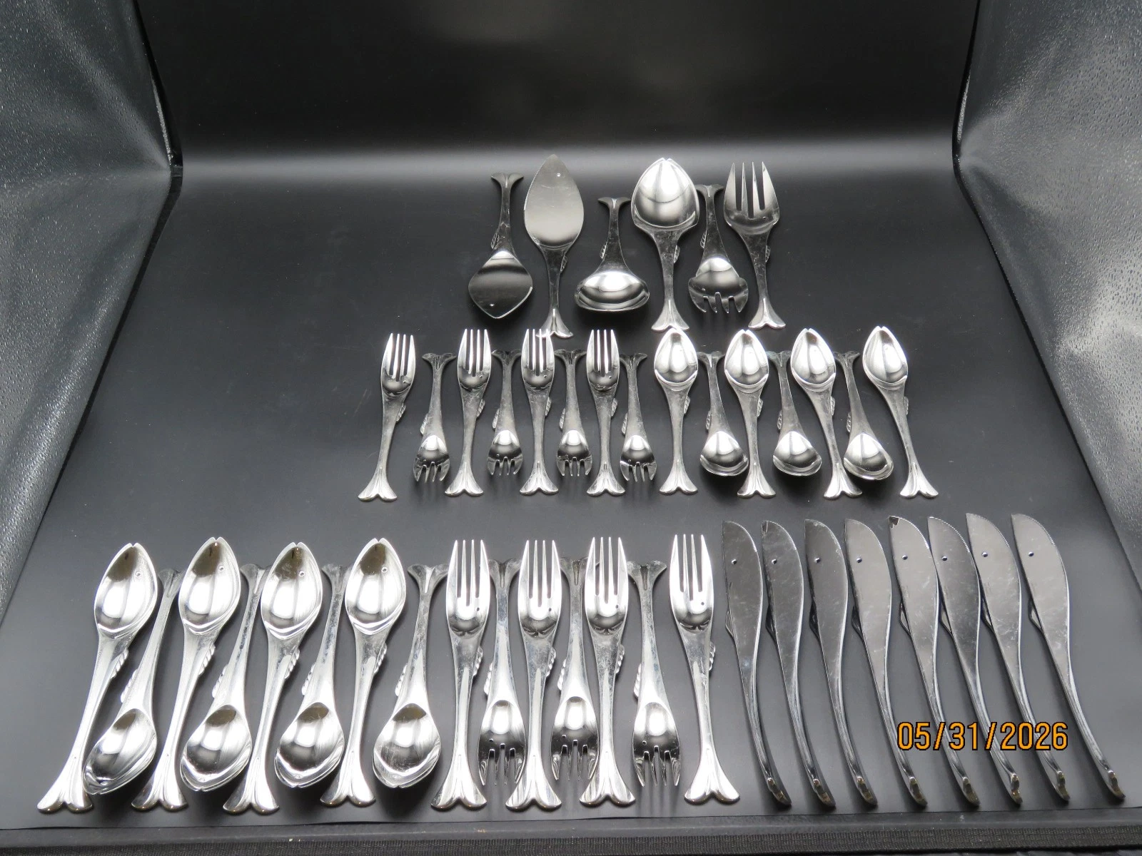 44 YAMAZAKI *GONE FISHING* STAINLESS FLATWARE! 8 PLACE SETS + SRVG PCS 18/8