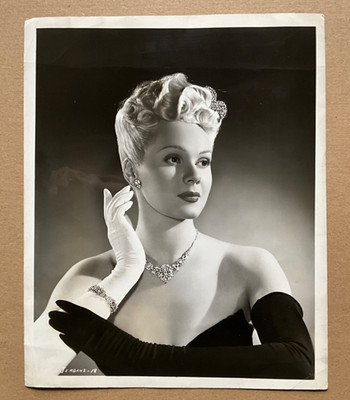 Adele Jergens (US-Pressefoto '45) in  1001 Nacht / A Thousand and one Nights 