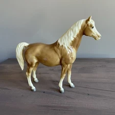 VTG Breyer Family Arabian Mare Palomino Horse #5 Glossy NICE!