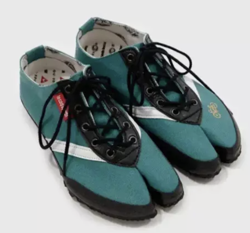 Japanese Brand SOU・SOU × le coq sportif athletic tabi sneakers 8 Inch / 26 C M Japan SouSou Le Coq Collab Tabi Shoes US 11 (EU 44/UK 10  main image 2