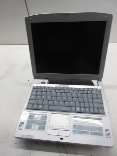 Averatec 3200 AMD Athlon XP-M 2000+ 256MB NO HDD No Batt