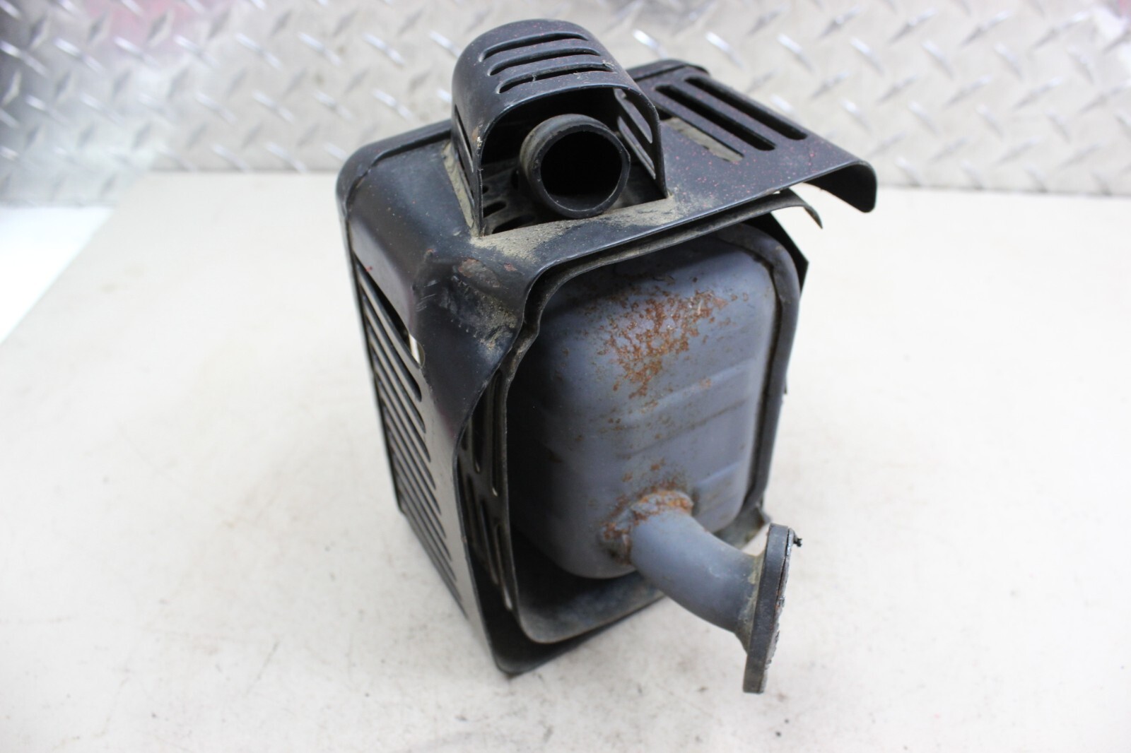 YARD MACHINES SINGLE STAGE SNOW THROWER MUFFLER