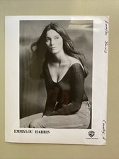 Emmylou Harris Press Photo 8x10&rdquo;. See Description.