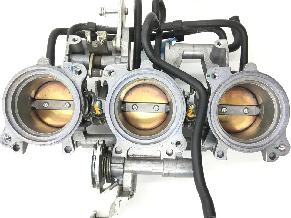 2015 Triumph Street Triple Abs Main Fuel Injectors / Throttle Bodies T1241675 Foto 4 de 4