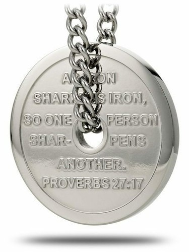 Collana Uomo Piastra Pesi Acciaio Inox - Proverbi 27:17 Scudi di Forza - Foto 3 di 4