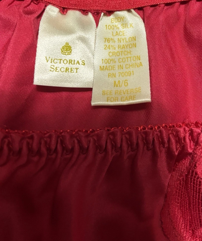 RARO DE COLECCIÓN VICTORIA’S SECRET 100% SEDA SEXY SISSY HI CUT ROJO BRAGAS M ETIQUETA DORADA Foto 2 de 3